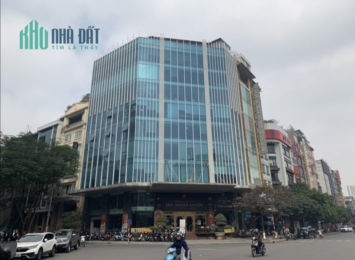 Cho Thuê tòa nhà Văn Phòng 11 tầng mặt phố Trần Thái Tông Dt 315m2 Mt 40m. Giá 650tr/th