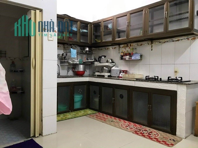 Bán nhà HXH hạ chào 700tr, Trường Chinh, P14, Tân Bình, 40m2, 3 tầng, chỉ 4.8 tỷ.