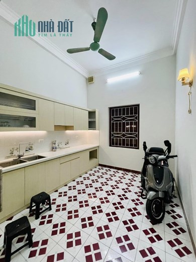 BÁN NHÀ PHỐ LÊ DUẨN, 48M2 - 4 TẦNG - 4 NGỦ, PHÂN LÔ, Ô TÔ ĐỖ CỬA, NHỈNH 6 TỶ