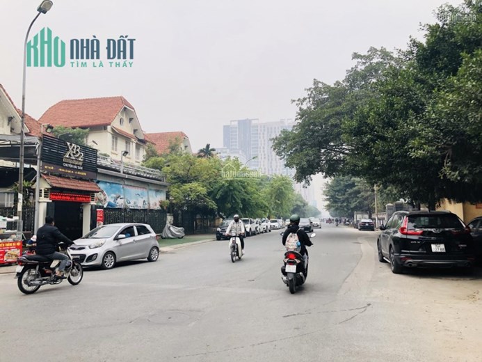 bán gấp căn biệt thự KLT Cách Mạng Đường Hạ Yên Quyết Trần Kim Xuyến Cầu Giấy dt 400 m2 giá 120 tỷ
