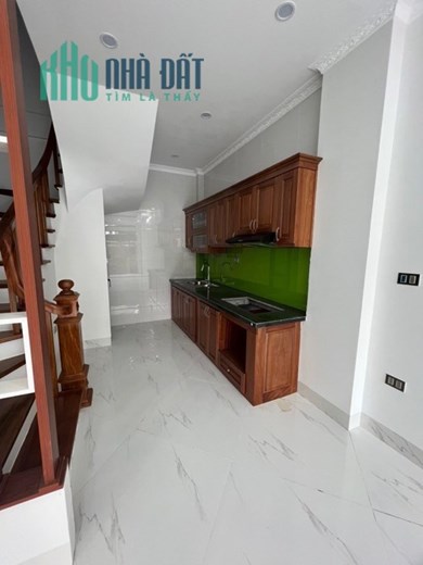 BÁN NHÀ  TRẦN CUNG, NHÀ MỚI VẪN CÒN MÙI SƠN, SÁT PHỐ, 38m2, chỉ 4 tỷ