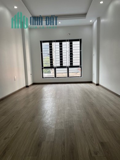 BÁN NHÀ  TRẦN CUNG, NHÀ MỚI VẪN CÒN MÙI SƠN, SÁT PHỐ, 38m2, chỉ 4 tỷ