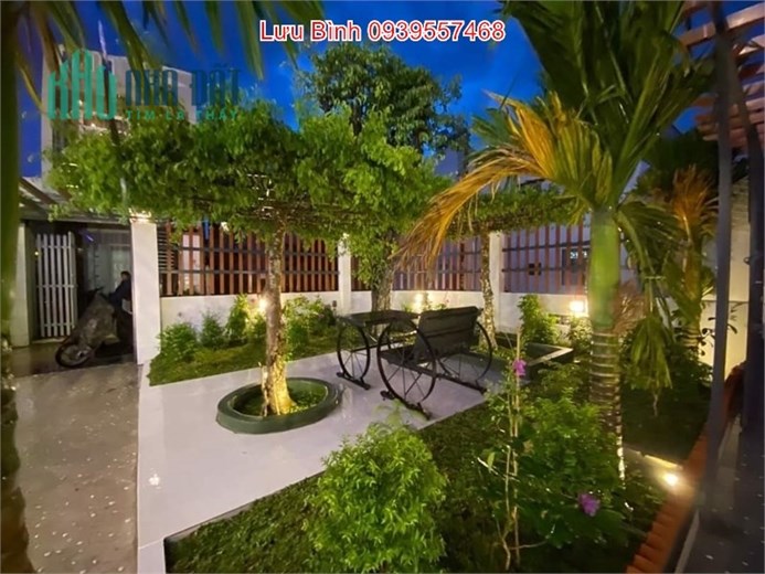 Biệt Thự Sân Vườn Thị Trấn HÓC MÔN - 240m2, 3 tầng, chỉ 10.5 tỷ