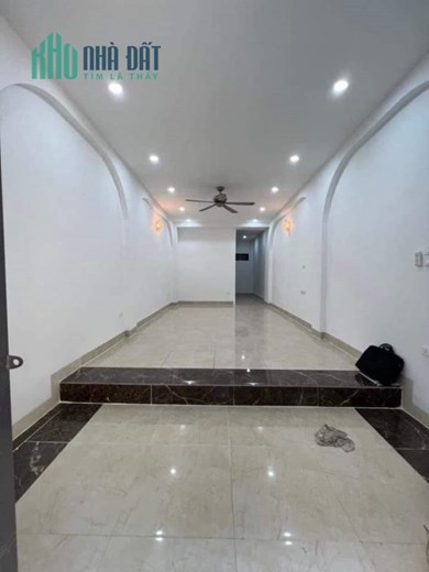 Bán nhà Cầu Giấy, Ô tô, Thang Máy, Kinh Doanh 86m2, giá 16 tỷ