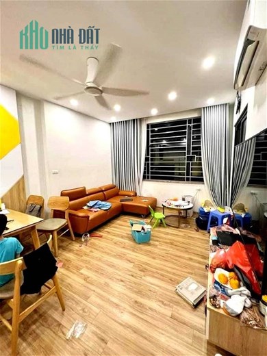 NHà Đẹp Hào Nam PHỐ, 35m, 5 tầng, oto đỗ cửa, 5.5  tỷ. TTQ.Đống Đa