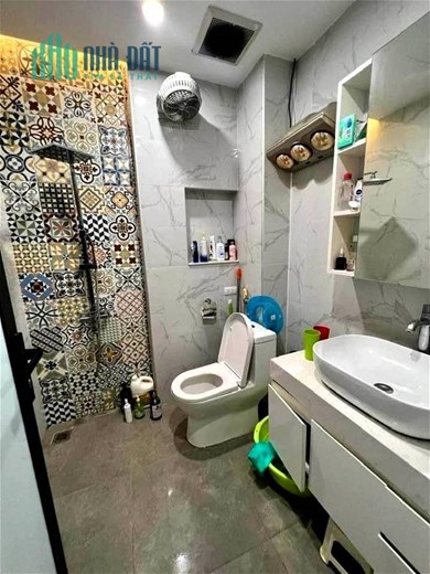 NHà Đẹp Hào Nam PHỐ, 35m, 5 tầng, oto đỗ cửa, 5.5  tỷ. TTQ.Đống Đa