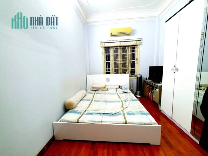 Nhà 10m ra Hồ Hoang Cầu, Phố Mai Anh Tuấn, TTQ.Đống Đa, 50m2