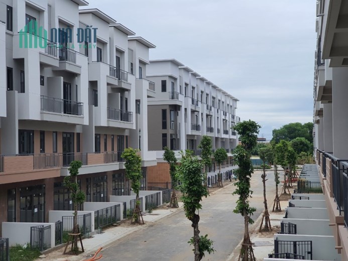 BÁN NHÀ 4 TẦNG 1 NĂM CHO THUÊ ĐƯỢC 200TR