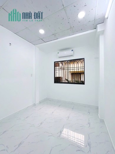 Nhà mới 2 tầng hẻm thông Bến Vân Đồn P6Q4 - Giá : 2.45 Tỷ