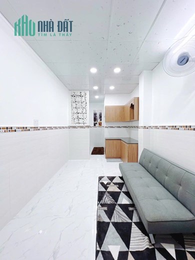 Nhà mới 2 tầng hẻm thông Bến Vân Đồn P6Q4 - Giá : 2.45 Tỷ