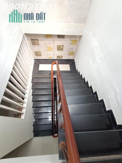 Nhà 3 tầng mới đẹp mặt tiền đường 7.5m cách Công viên Cá Voi Sơn Trà Đà Nẵng 700m-80m2-Chỉ 6 tỷ