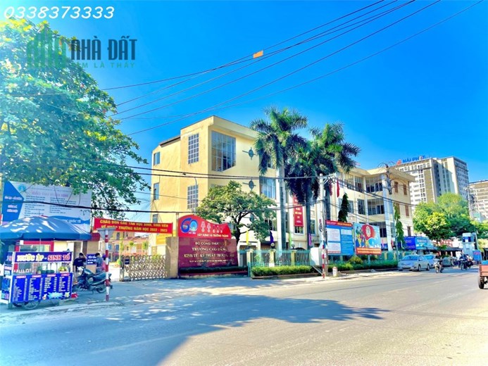 Bán nhà mặt đường Ql21B lô góc phường Phú Lãm, Hà Đông giá rẻ, nhiều tiện ích, giao thông thuận tiện
