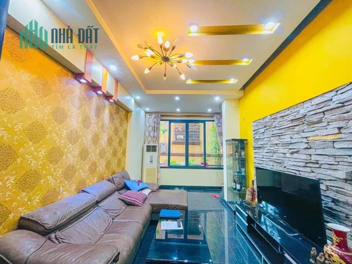 NHÀ ĐẸP HOÀNG NGÂN- LÊ VĂN LƯƠNG 43M2 5 TẦNG