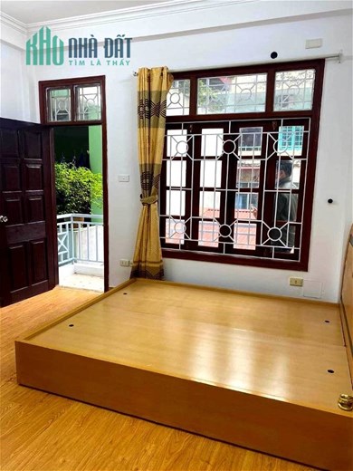 Phố XỊN Giảng Võ, 30m, 5 tầng, 4.95 tỷ. Trung Tâm Đống Đa