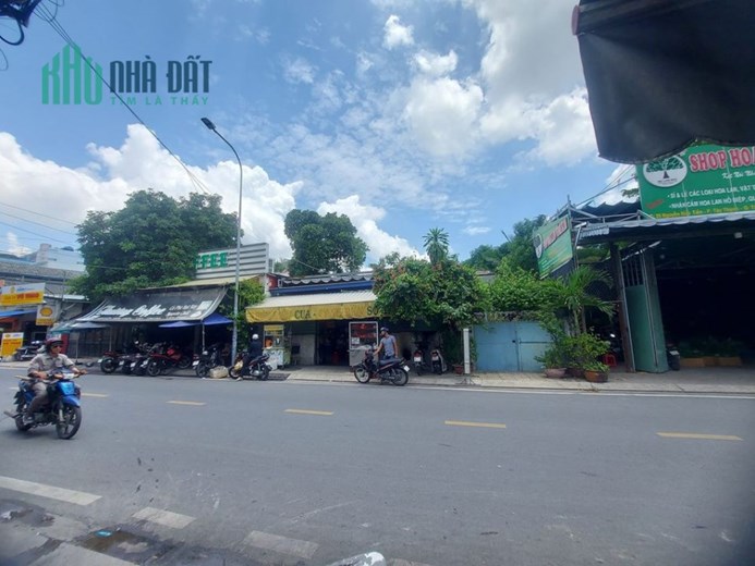 Bán đất mặt tiền đường lớn  thích hợp làm karaoke, nhà hàng, khách sạn