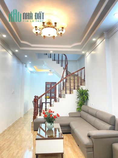 Bán nhà ngõ 93 Trung kính, 50m2x4T, giá chỉ 6.68 tỷ