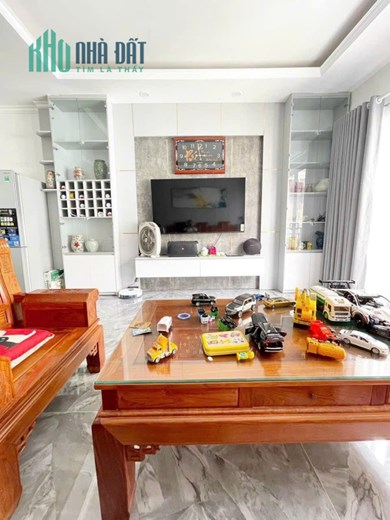 Bán gấp nhà Pháo Đài Láng, Đống Đa 45m2 5 tầng MT4,1m Ô tô, Kinh doanh, Gần Phố 10.2 tỷ