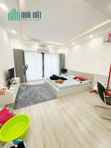 Bán gấp nhà Pháo Đài Láng, Đống Đa 45m2 5 tầng MT4,1m Ô tô, Kinh doanh, Gần Phố 10.2 tỷ
