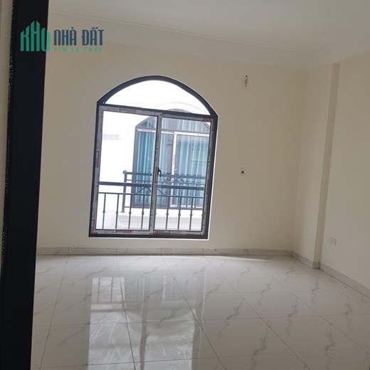 Chủ Cần Bán Gấp Căn Nhà Tại Phố Hồng Tiến –  54m2 – MT 4m – 5 Tầng – Giá Chào Bán 7.1 tỷ