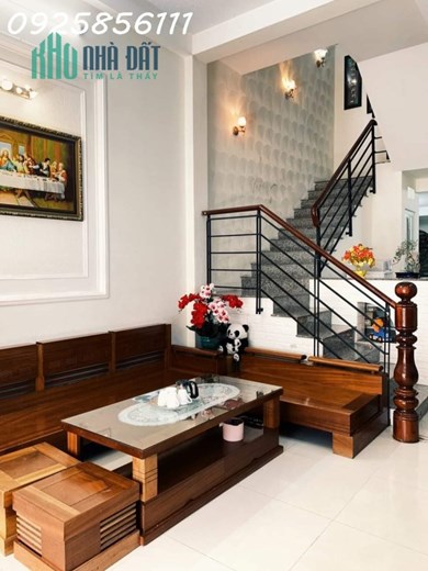 Nhà phố chính chủ Thạnh Lộc 62 m hẻm xe hơi giáp Gò Vấp - khu dân trí hơn 6 tỉ