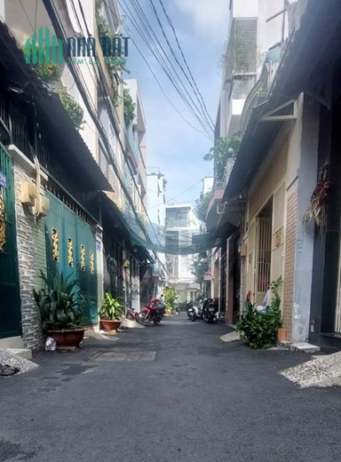 NHÀ BÀ HOM - GIÁ HẠT RẺ - CÒN MỚI ĐẸP - SÂN LỚN - ĐƯỜNG RỘNG - NHỈNH 2 TỶ