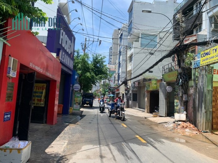 Cần Bán Gấp Nhà Cấp 4, Đường Nguyễn Cửu Vân, Phường 17, Quận Bình Thạnh.
