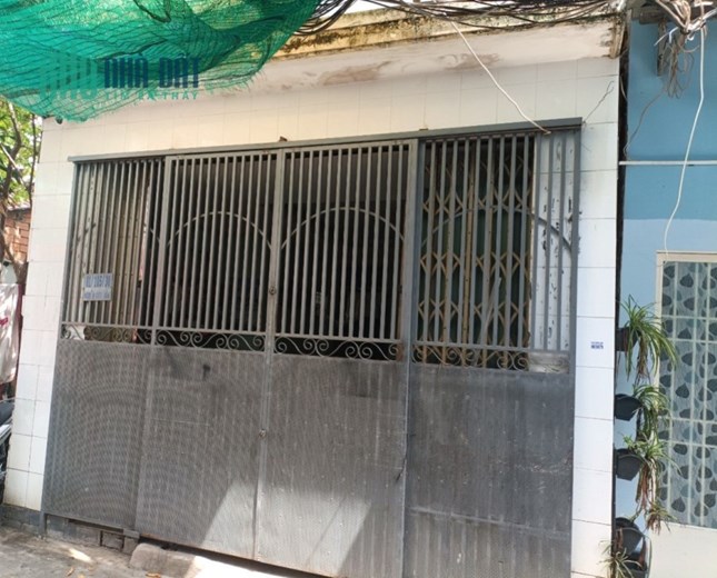 Cần Bán Gấp Nhà Cấp 4, Đường Nguyễn Cửu Vân, Phường 17, Quận Bình Thạnh.