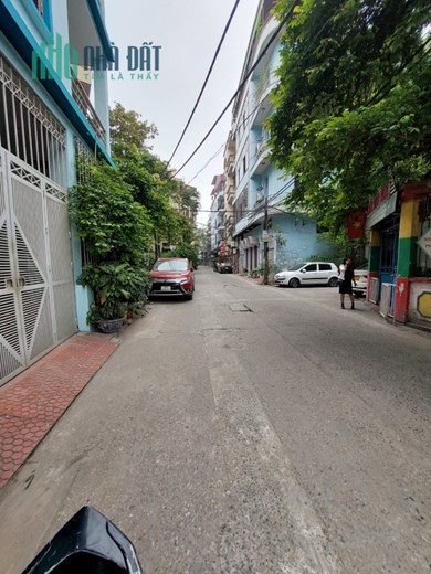 Cần bán nhà phố Hoàng Cầu: 42m2, 3 phòng ngủ, GẦN HỒ HOÀNG CẦU, Ô TÔ ĐỖ, CHỈ 7.9 tỷ.