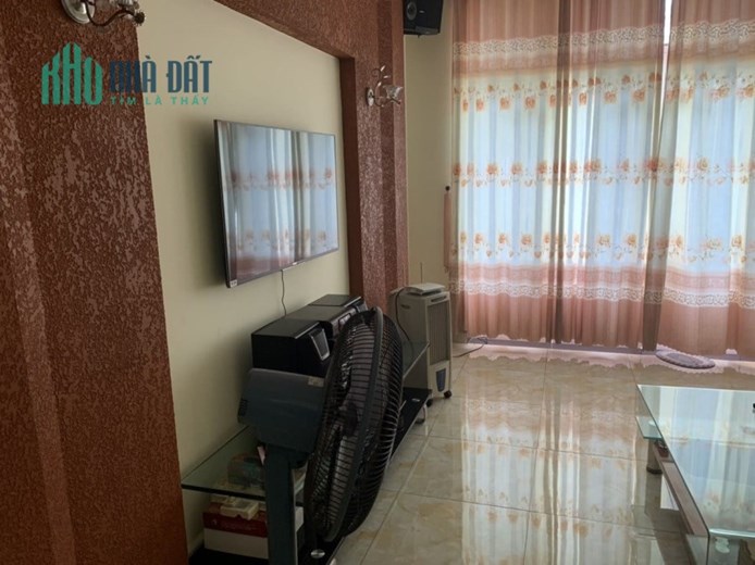Bán gấp nhà Mặt tiền KD đường P. Phú Trung TP 4x20, 3 tầng chỉ 7,1 tỷ TL.