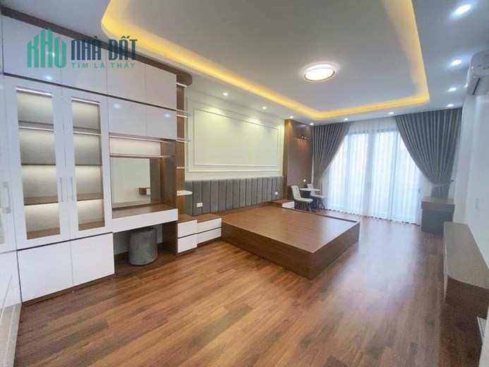 Mua nhà cho Em trai học ĐH giờ học xong không có nhu cầu sử dụng
Cân bán nhà 5 tầng x 50m văn khê