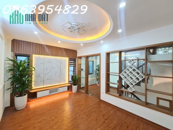 NHÀ YÊN LÃNG, QUẬN ĐỐNG ĐA, NGÕ THÔNG TỨ TUNG, GẦN Ô TÔ, CHỈ 5.8 TỶ