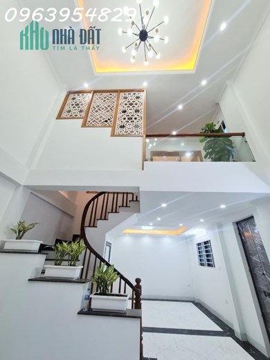 NHÀ YÊN LÃNG, QUẬN ĐỐNG ĐA, NGÕ THÔNG TỨ TUNG, GẦN Ô TÔ, CHỈ 5.8 TỶ