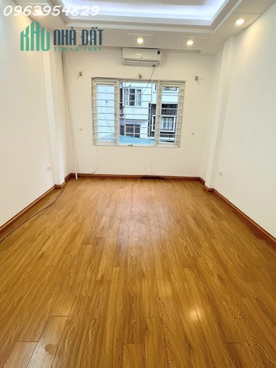 NHÀ ĐƯỜNG LÁNG, QUẬN ĐỐNG ĐA, NGÕ THÔNG, CHỦ TẶNG FULL NỘI THẤT, CHỈ 5.6 TỶ