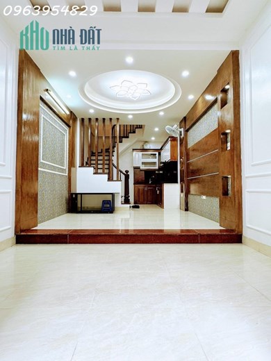 NHÀ ĐƯỜNG LÁNG, QUẬN ĐỐNG ĐA, NGÕ THÔNG, CHỦ TẶNG FULL NỘI THẤT, CHỈ 5.6 TỶ