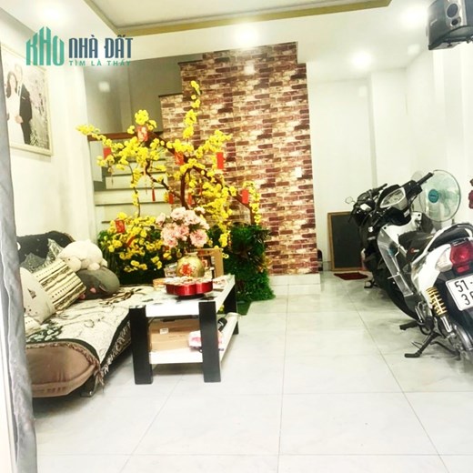 Bán nhà HXH Lê Thúc Hoạch quận Tân Phú 4 x 8 -4T BTCT nhỉnh 4 tỷ TL
