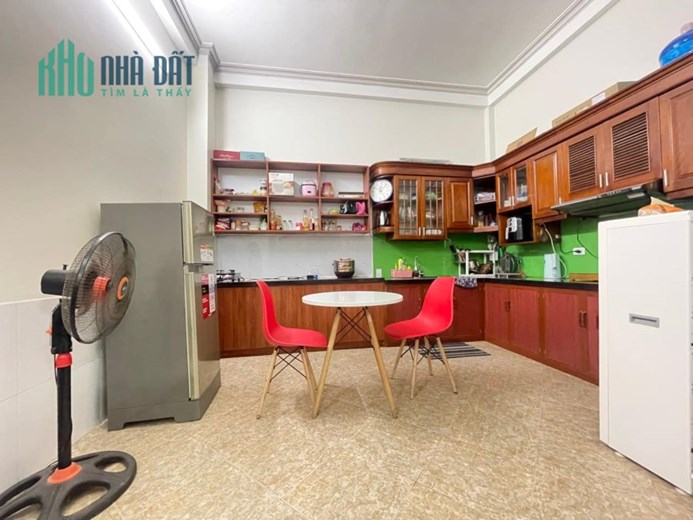 Bán nhà Khương Đình 45m x 4 tầng, mt: 4.2m

Giá chào: 5.05 tỷ thương lượng