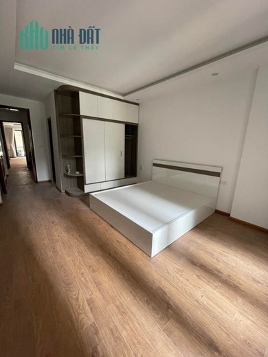 Bán nhà phố Láng Hạ-Đống Đa view hồ, DTXD68m2, 5 tầng, 20 tỷ
