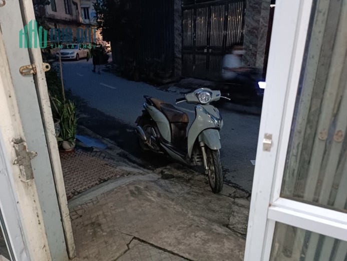 TÌM NGƯỜI THUÊ NGUYÊN CĂN 32M, 4 TẦNG, 3 NGỦ MINH KHAI, HAI BÀ TRƯNG