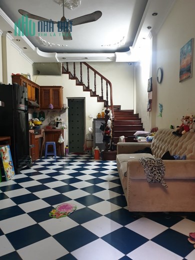 Bán nhà phố Khương Trung, 30m ô tô tránh, nhà đẹp dân xây, 3 ngủ, 3.3 tỷ