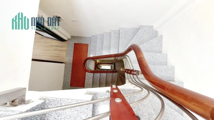BÁN NHÀ VỊ TRÍ ĐẸP PHẠM VĂN ĐỒNG GIÁ RẺ ĐẦU TƯ NGÕ RỘNG NHỈNH 4.6 TỶ