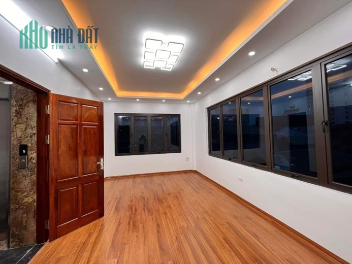 Chính chủ bán nhà Phố Giáp Bát _ Hoàng Mai 6 tầng 65 mét giá 7.1  tỷ