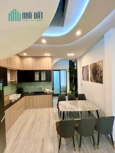 Ngợp Bank Gấp Bán 3 Tầng 4,2*10,7_HXH 1/ Nguyễn Văn Công, chỉ 5,9 tỷ