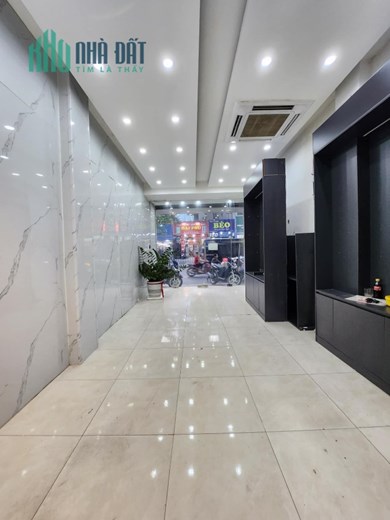 Bán nhà MP Láng Hạ, Đống Đa, 60m, 4T, mt đẹp, vỉa hè. kd sầm uất, chỉ 18 tỷ.