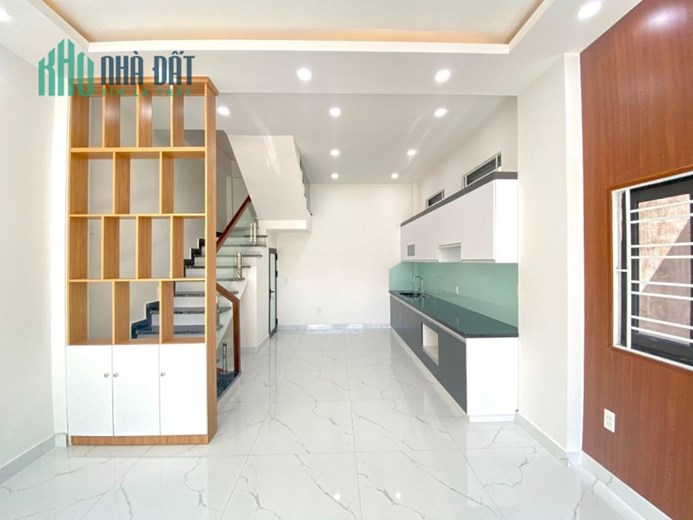 Cho thuê nhà 4 Tầng 45M  oto đỗ Cửa Ngô Gia Tự giá 8tr
