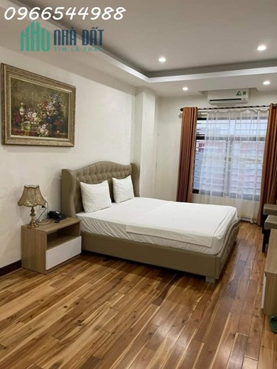 Bán khách sạn phố Cổ Linh, 19 tỷ, 7 tầng thang máy, doanh thu 200tr/ tháng