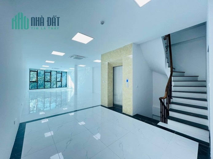 Toà nhà mặt phố Thanh Xuân, 101m x 8 tầng, mặt tiền 6m, nở hậu, thông sàn