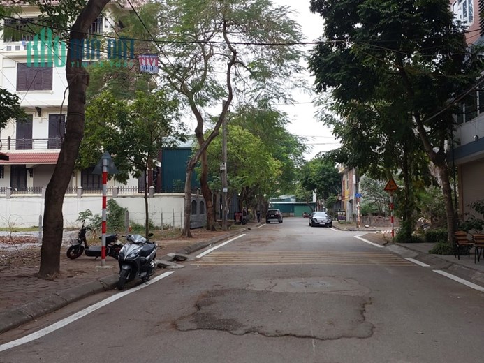 BÁN ĐẤT PHÂN LÔ BIỆT THỰ LONG BIÊN, 240M, MT 12M, 24 TỶ