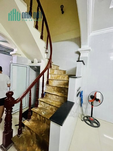 BÁN NHÀ NGÕ 18 Định Công Thượng, 41M2x4T GIÁ CHỈ 4.4 TỶ