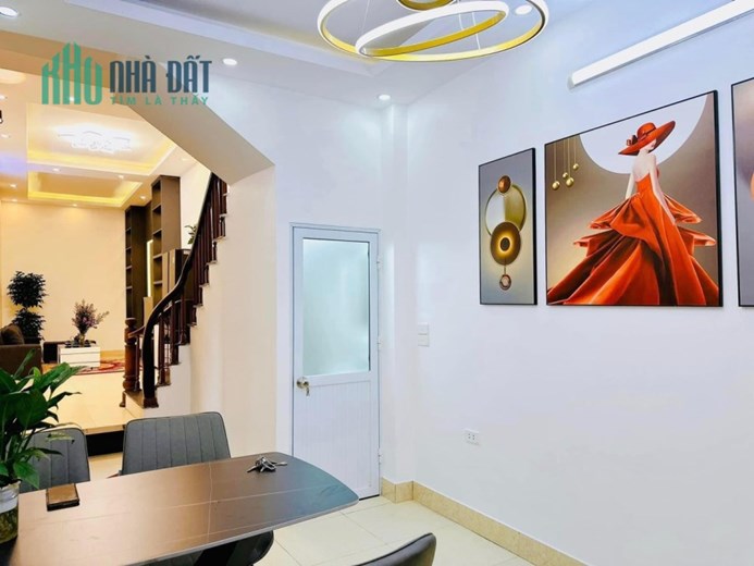Hoàng Mai 45 mét 4 tầng 3,9 tỷ full nội thất khu vực phát triển mạnh