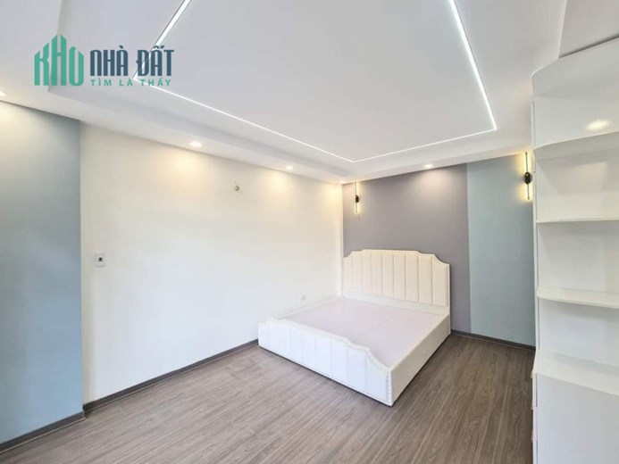 NHÀ MỚI Ở LUÔN-MỚI KOONG - GẦN PHỐ - Ô TÔ ĐỖ SÁT NHÀ - TIỆN ÍCH NGẬP TRÀN Nguyễn Khoái 48 mét 5